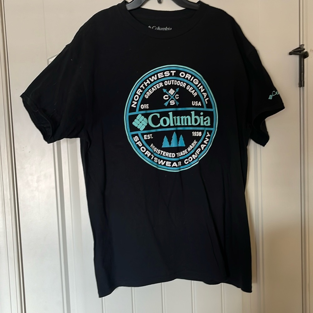 Men’s Large Columbia T Shirt Decal